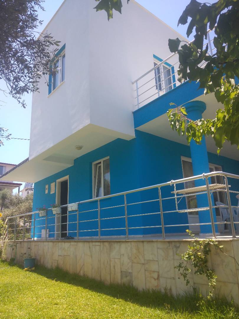 Kuşadası Güzelçamlı'da Elverişli Konumda, Denize Yakın Kiralık Villa