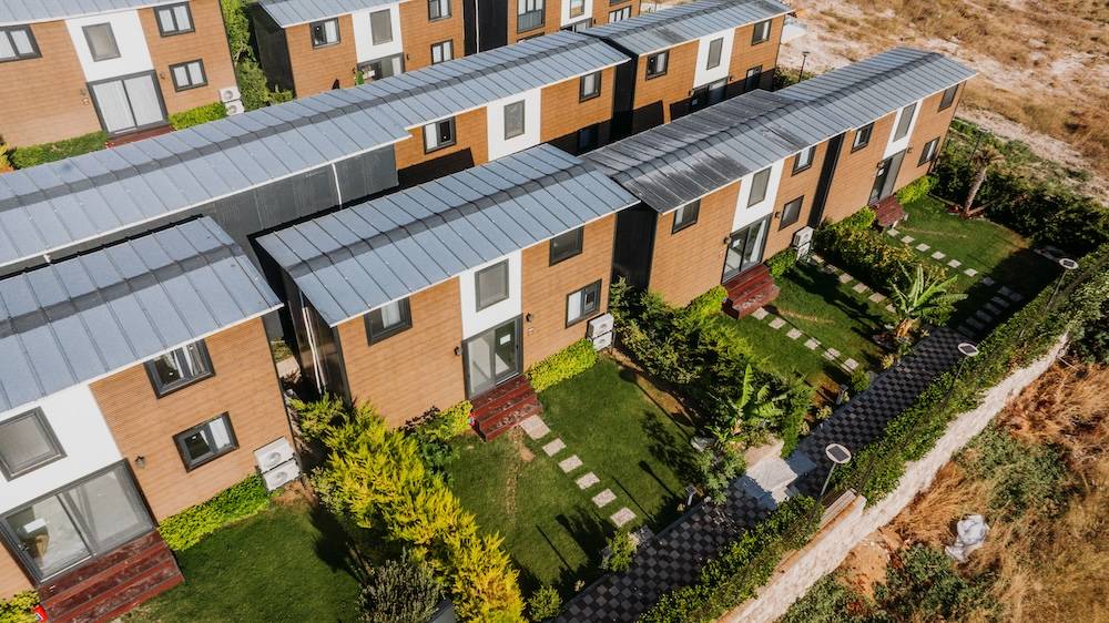 Çeşme Altınkum'da Modern Tasarımlı, Ortak Havuzlu, 2+1 Tiny House 