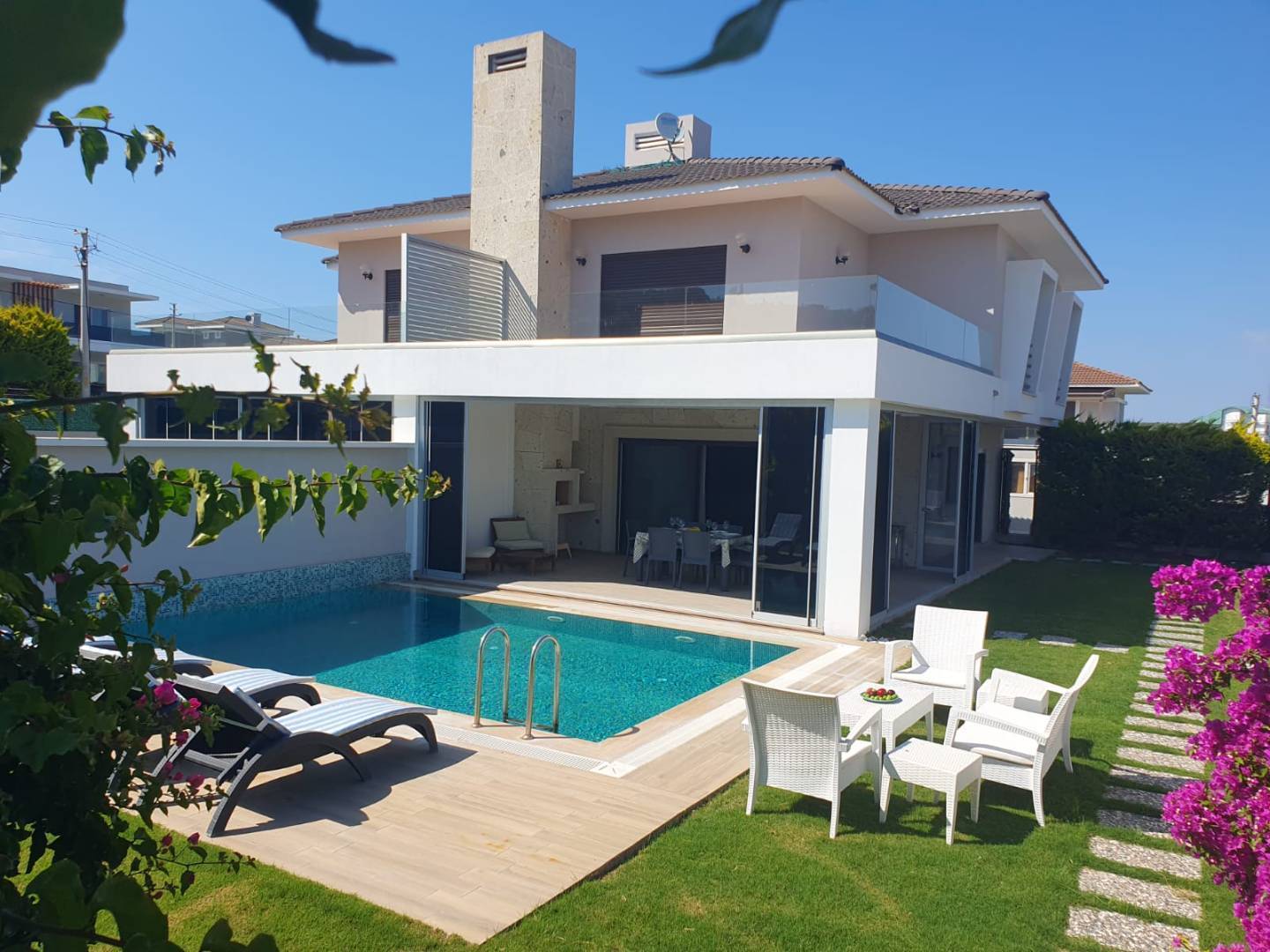 Çeşme Ali Bostan Plajına Yakın, Özel Havuzlu, Bahçeli, Konforlu Villa-34351