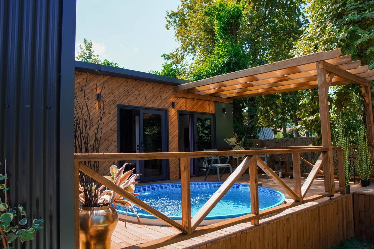 Sapanca'da Yemyeşil Doğada, Isıtmalı Havuzlu, 2+1, Kiralık Tiny House