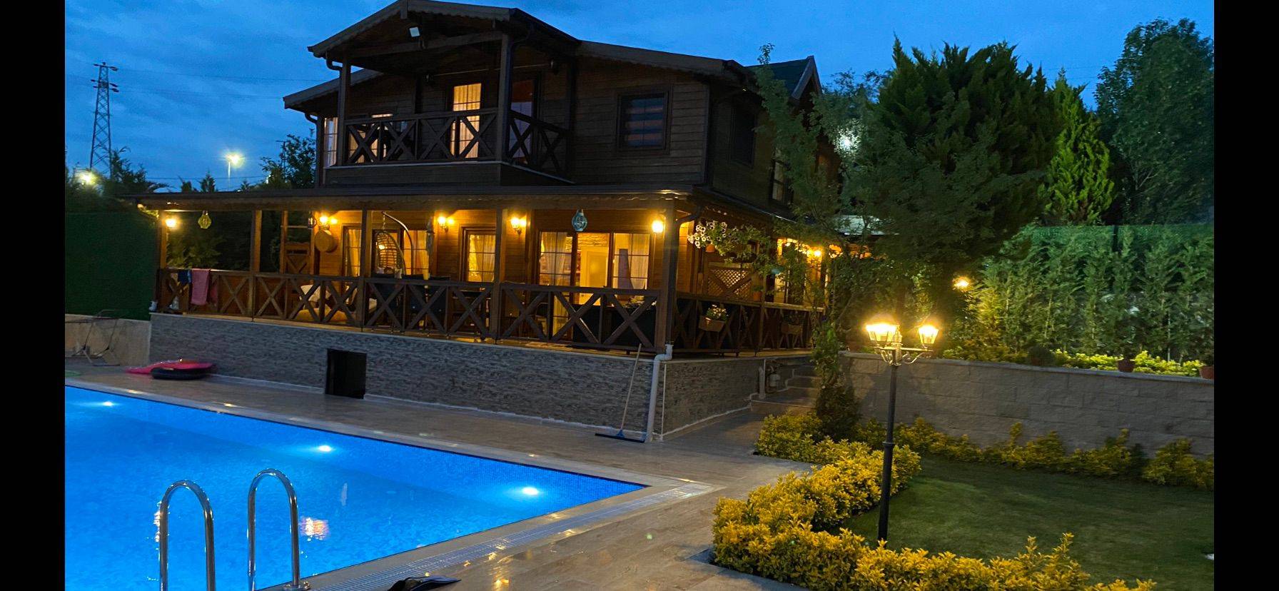 Ağva'da Özel Havuzlu ve Geniş Bahçeli, Deniz Manzaralı, Korunaklı, Ahşap Villa