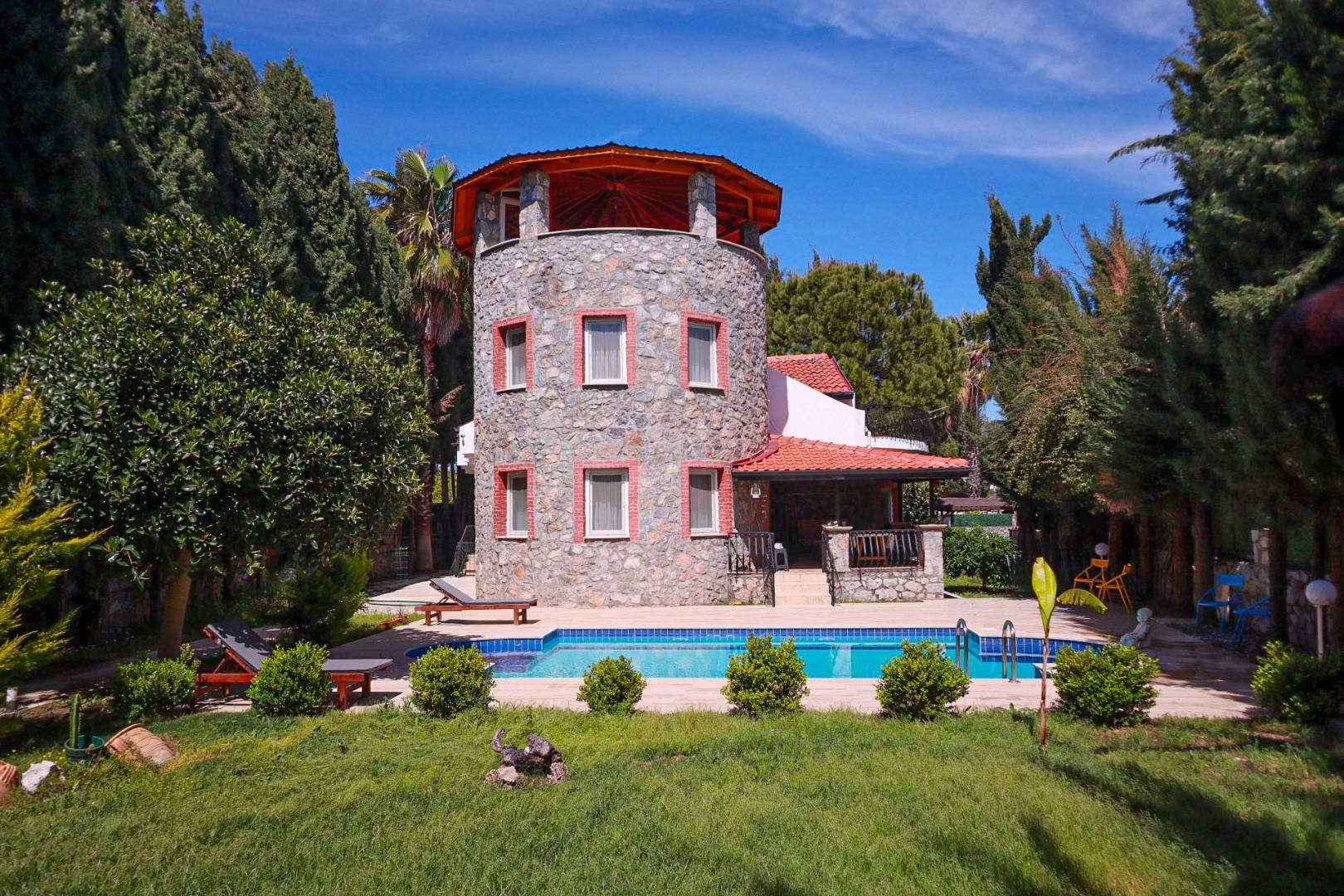 Dalaman Karaçalı'da Doğa İle İç İçe, Özel Havuzlu, Ferah Villa