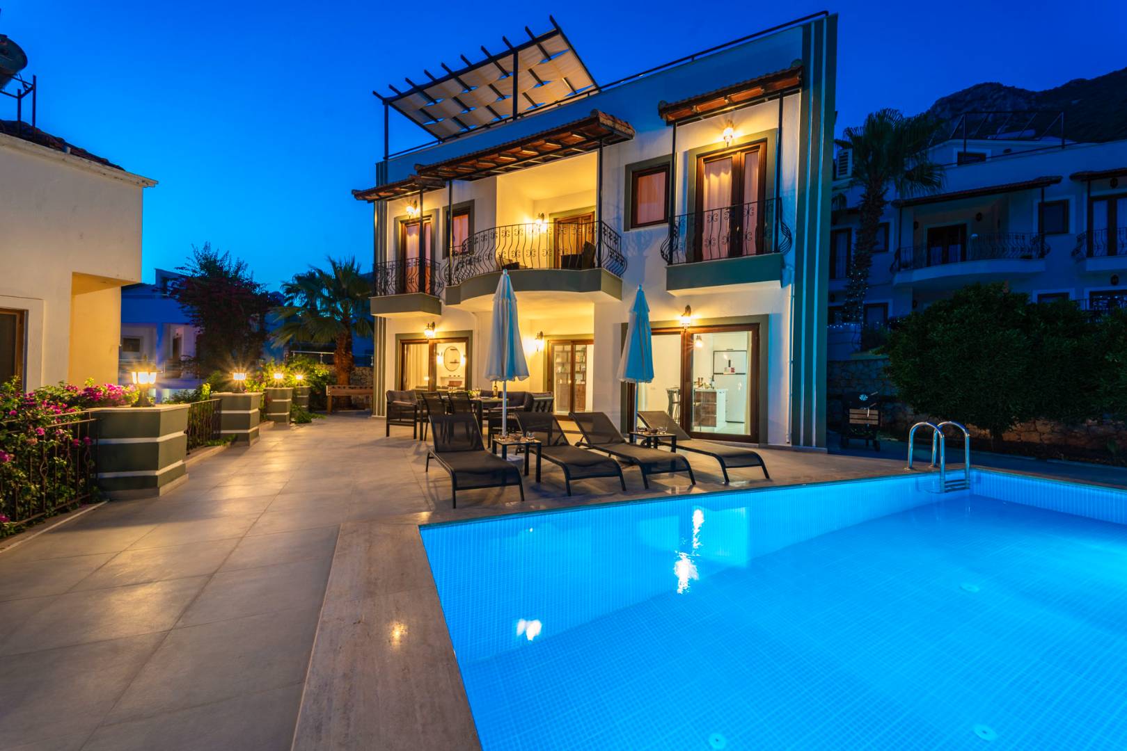 Kaş Kalkan'da Geniş Ailelere Uygun, Özel Havuzlu, Modern Villa