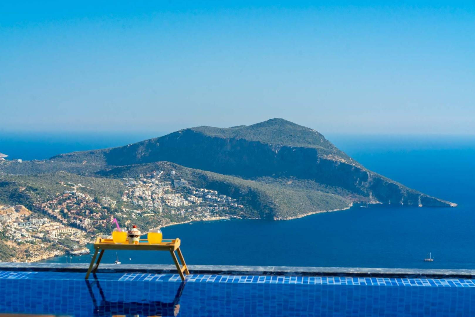 Kalkan Akbel'de Göz Akıcı Deniz Manzaralı, Özel Havuzlu, Lüks Villa