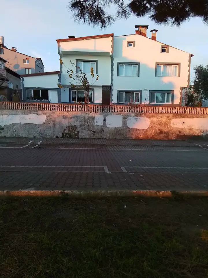 Sinop Gerze'de Merkezi Konumda, Denize Sıfır, Bahçeli Villa