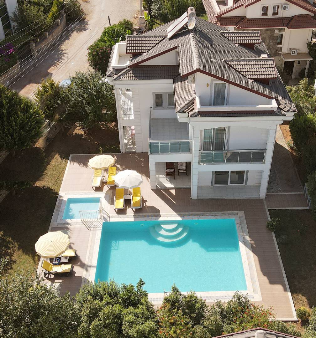 Fethiye Ovacık'ta Elverişli Konumda, Özel Havuzlu, 10 Kişilik Villa
