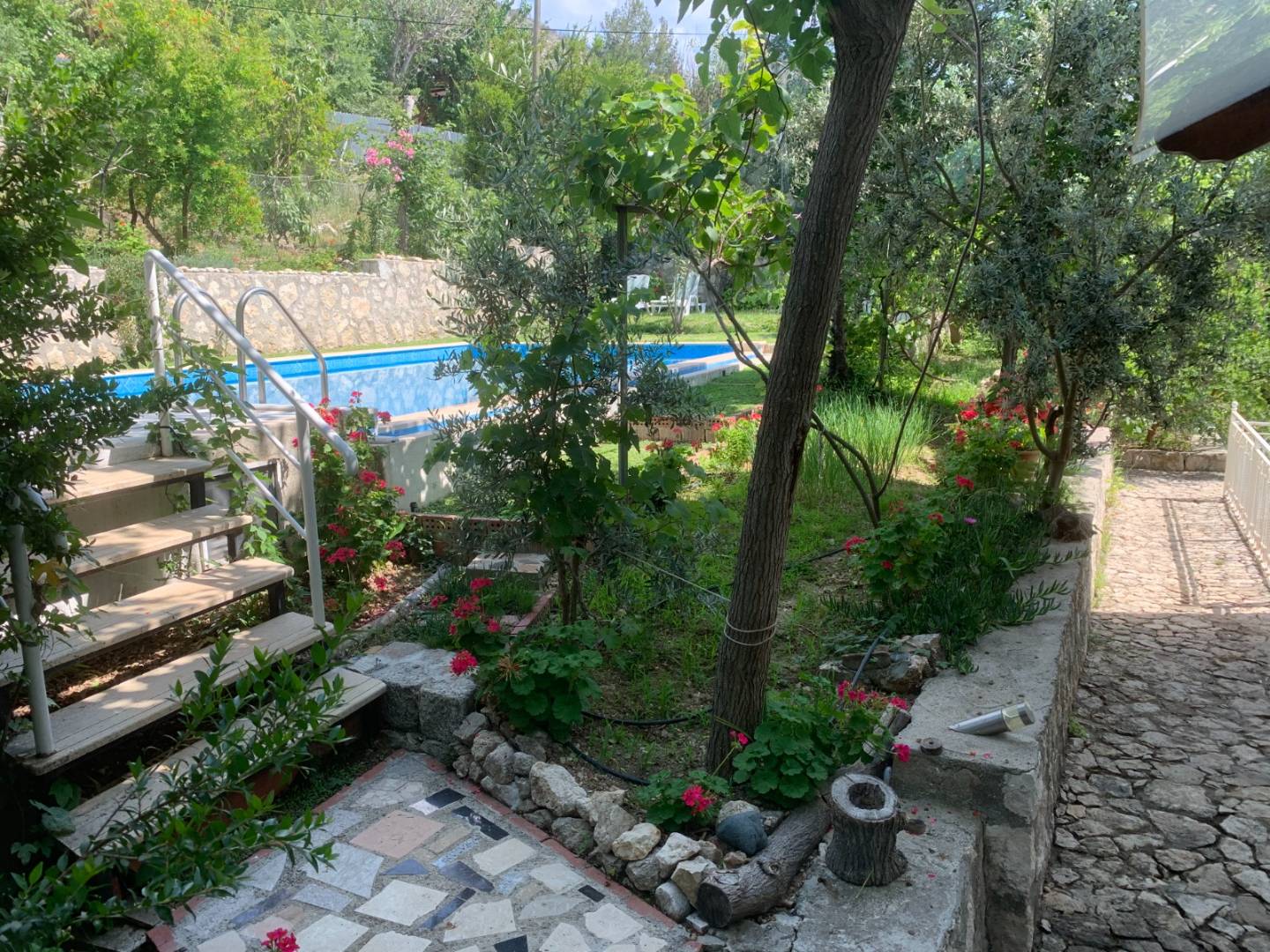 Kalkan Üzümlü'de Yemyeşil Bahçeli, Özel Havuzlu, Yazlık Kiralık Villa