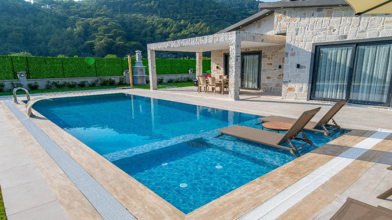Fethiye İnlice'de Eşsiz Doğa Manzaralı, Özel Havuzlu, 3+1 Kiralık Lüks Villa