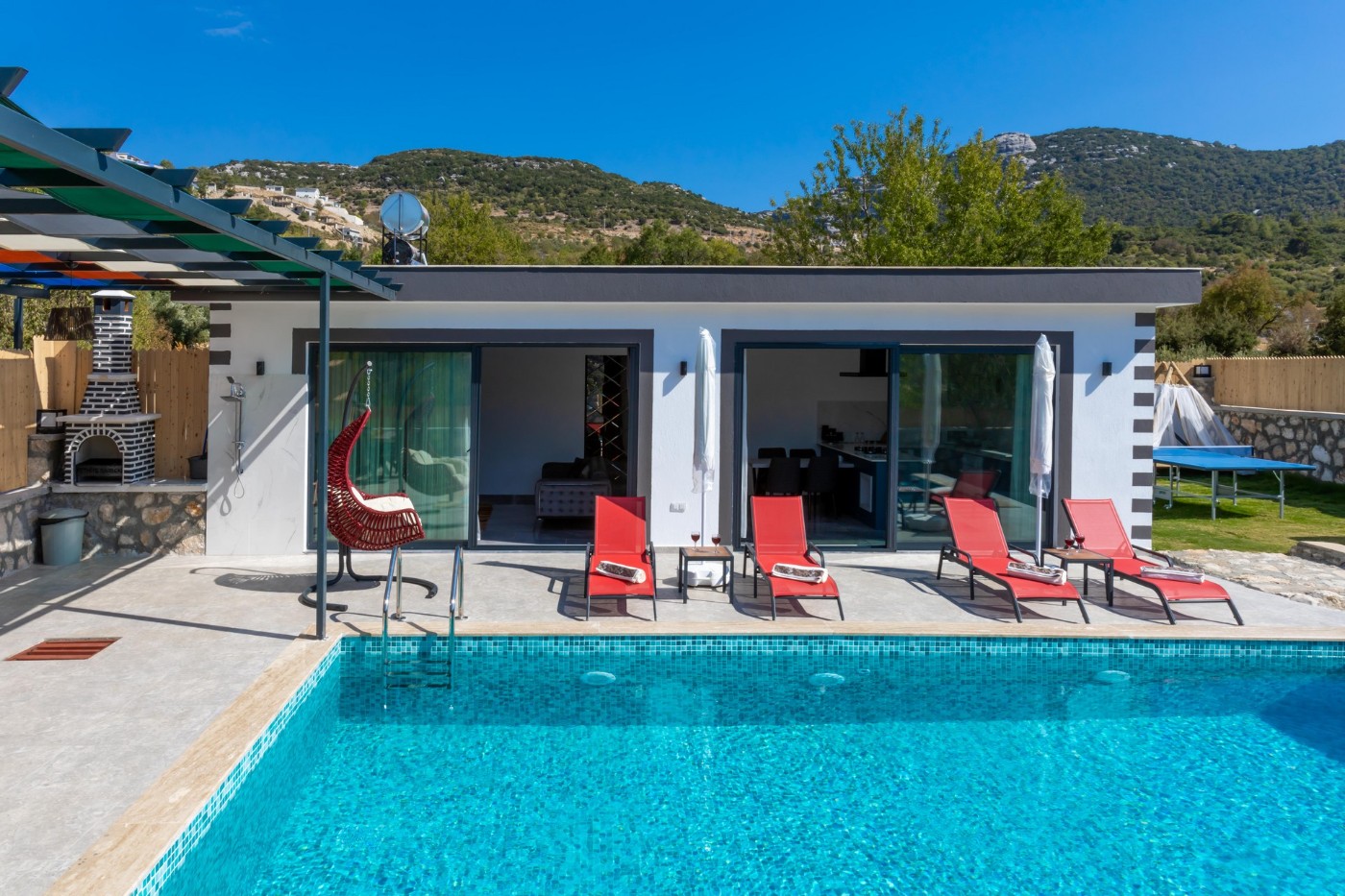 Kalkan Sarıbelen'de Eşsiz Doğada, Korunaklı Özel Havuzlu, 4 Kişilik, Şık, Kiralık Villa