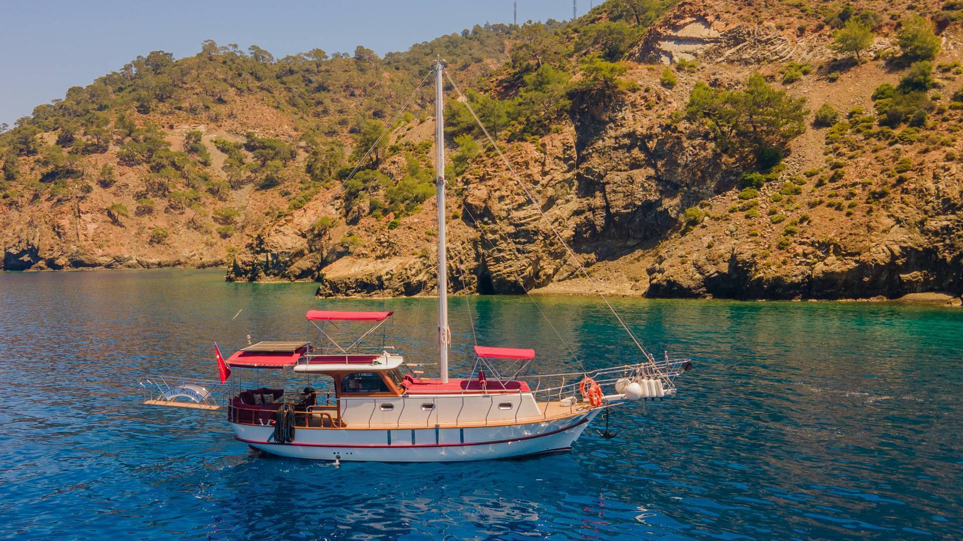 Muğla Muhteşem Göcek Koylarının Maviliğinde, 12 Metrelik Gulet