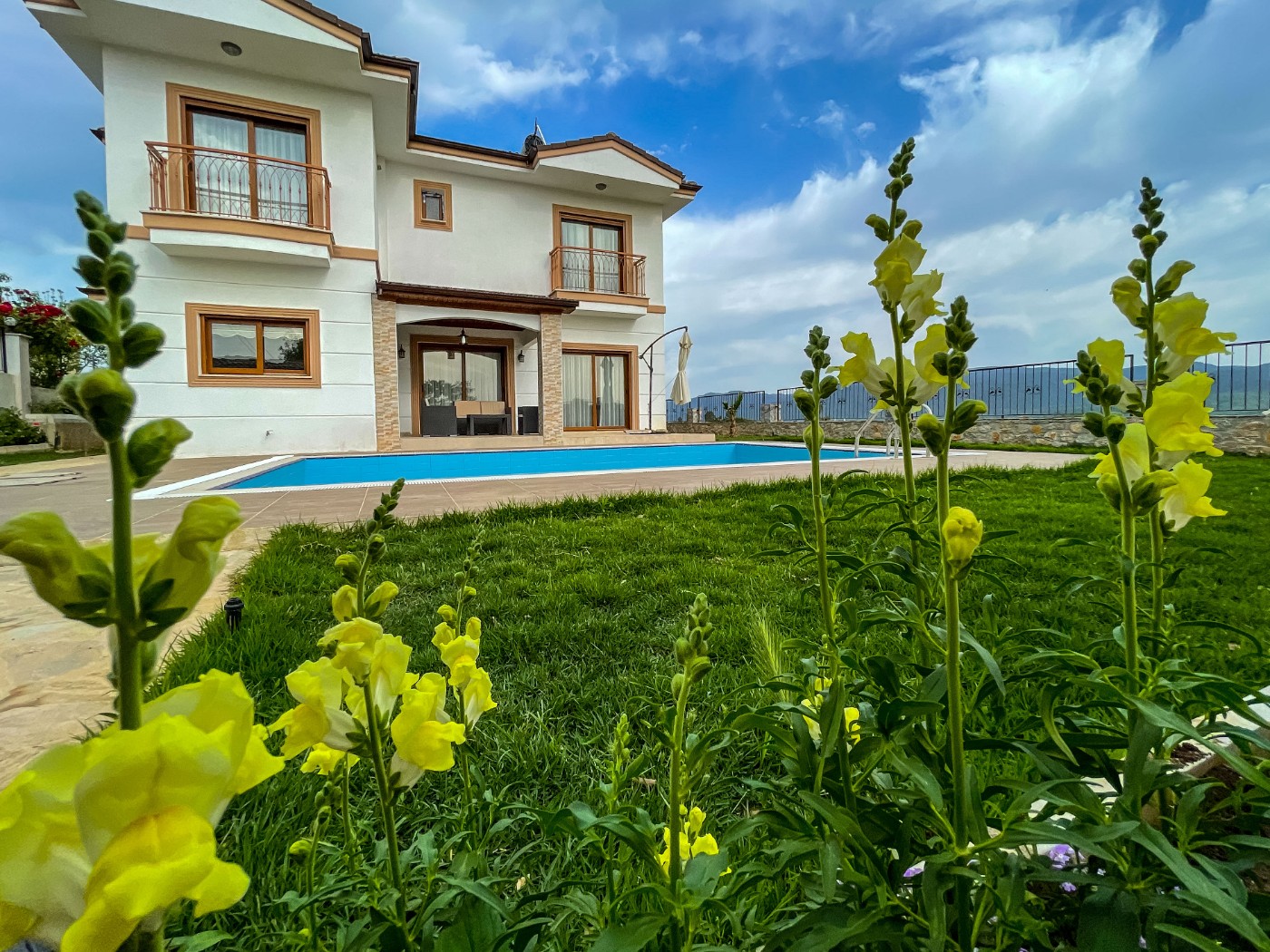 Ula Esentepe'de Enfes Doğada, Kiralık Özel Havuzlu, Bahçeli Villa