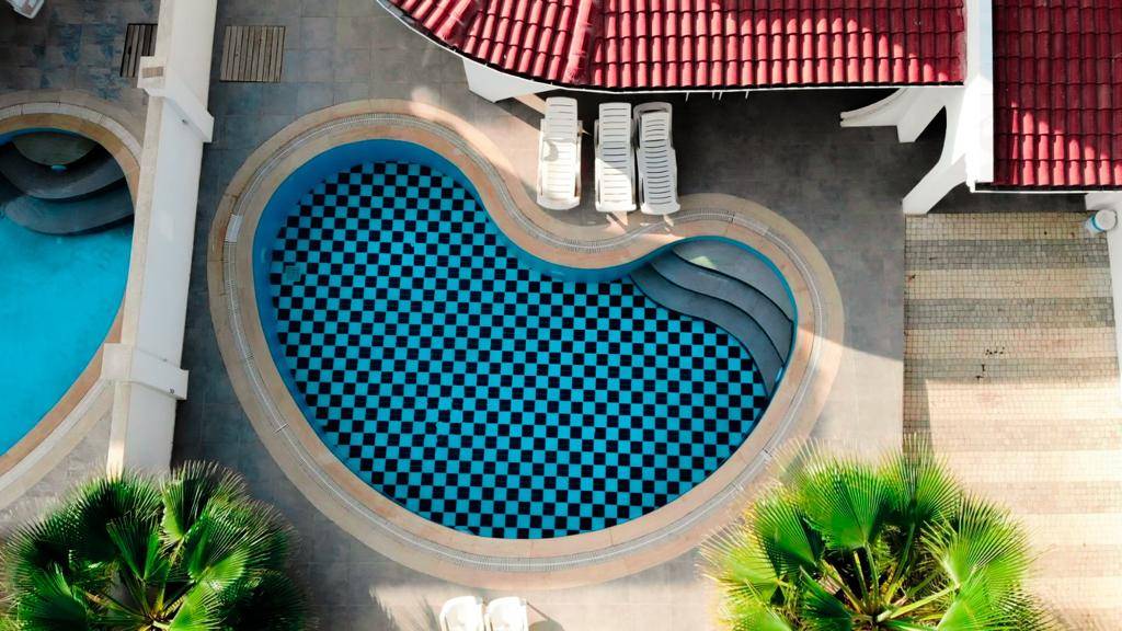 Serik Kadriye'de Modern Tasarımlı, Özel Havuzlu, Kiralık Villa