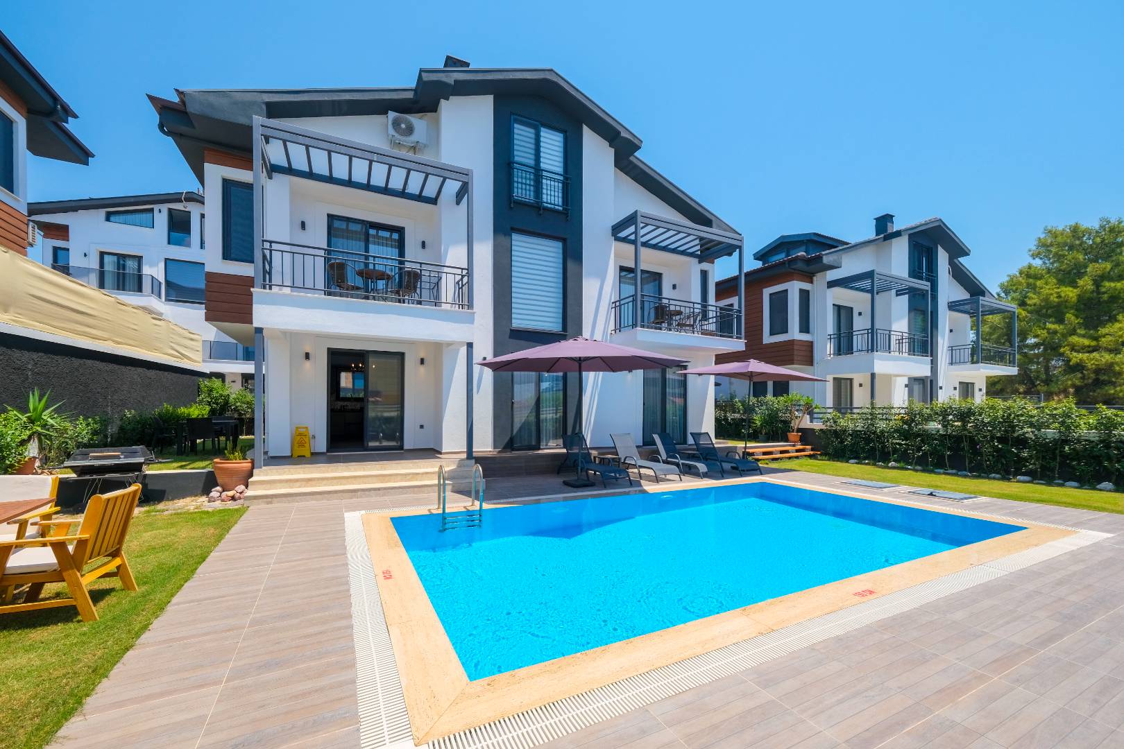 Fethiye Çiftlik'de Geniş Ailelere Uygun, Özel Havuzlu, Modern Villa