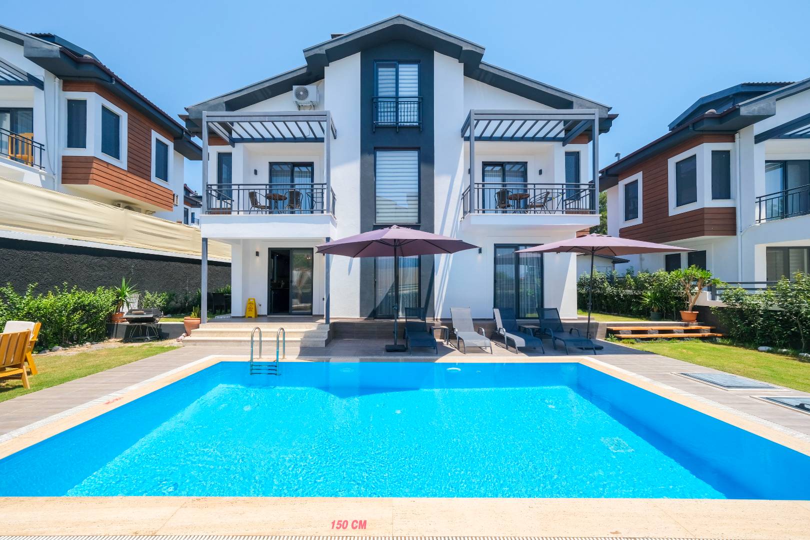 Fethiye Çiftlik'de Geniş Ailelere Uygun, Özel Havuzlu, Modern Villa