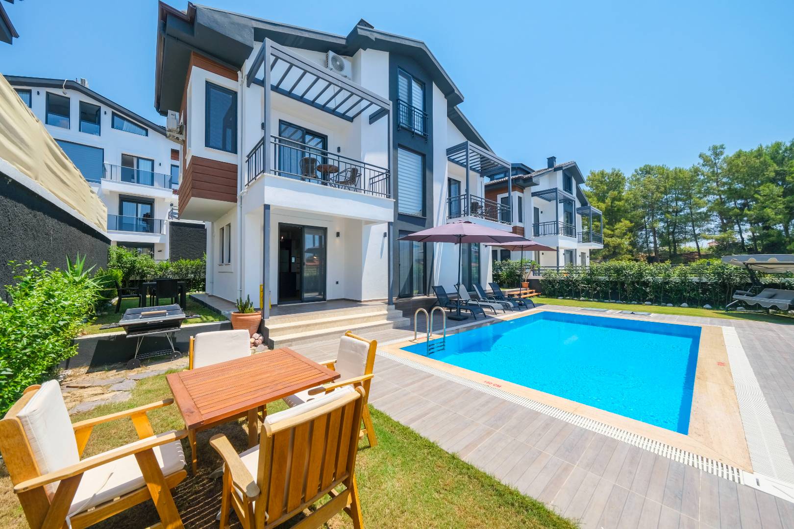 Fethiye Çiftlik'de Geniş Ailelere Uygun, Özel Havuzlu, Modern Villa