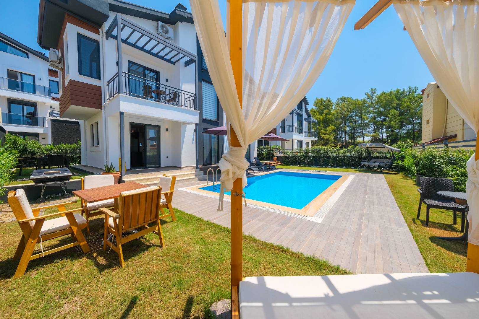 Fethiye Çiftlik'de Geniş Ailelere Uygun, Özel Havuzlu, Modern Villa