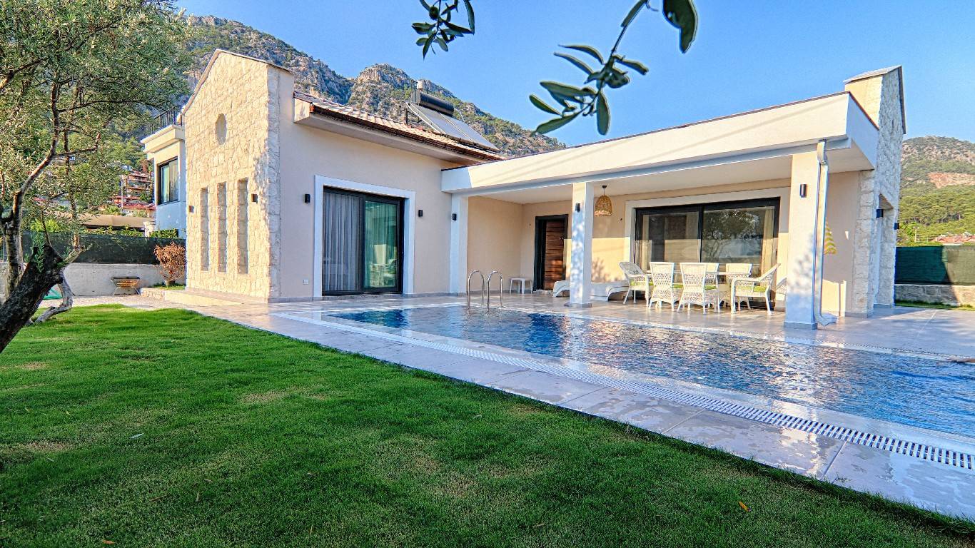 Fethiye Göcek'te Modern Dekore Edilmiş, Özel Havuzlu, Kiralık Villa-34111