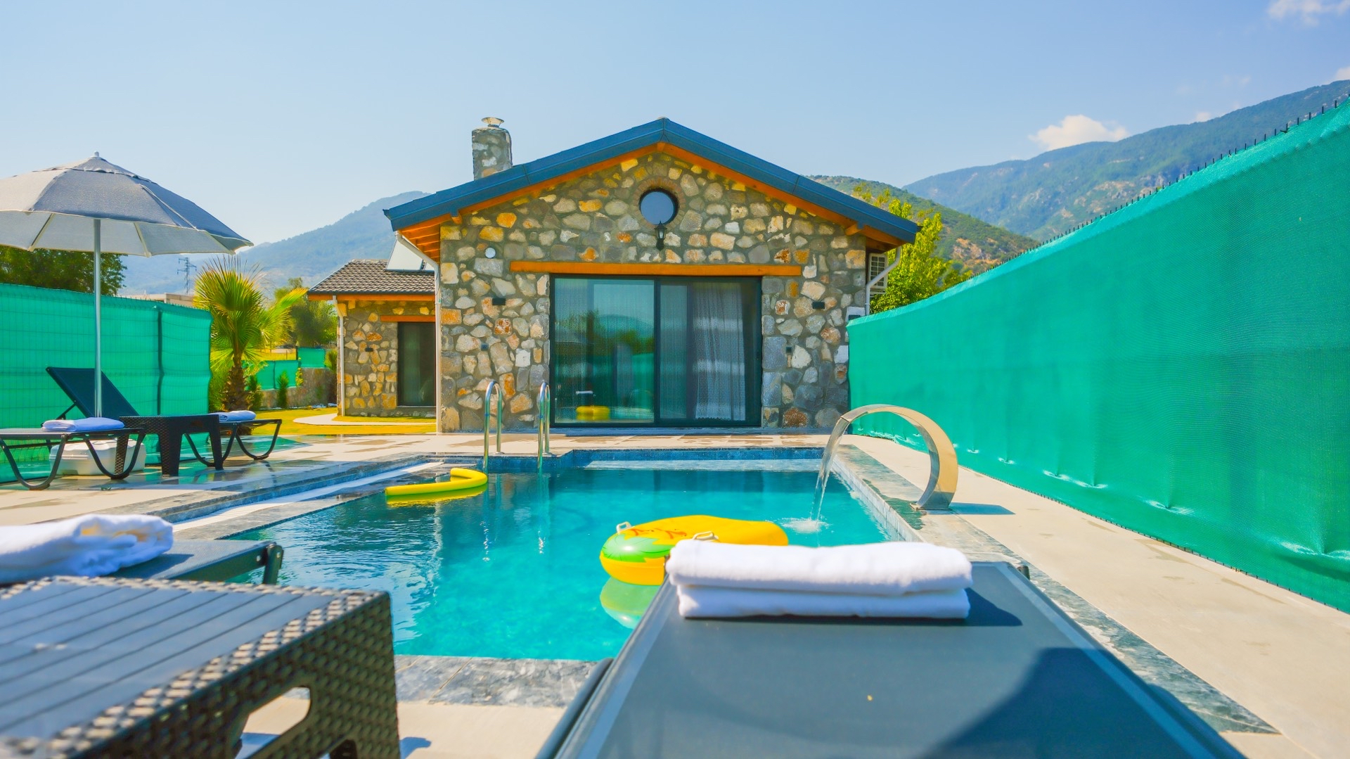 Fethiye İncirköy'de Çekirdek Ailelere Uygun, Otantik Tasarımlı Villa