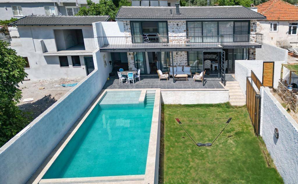Fethiye İncirköy'de Otantik Tasarımlı, Özel Havuzlu, 8 Kişilik Villa