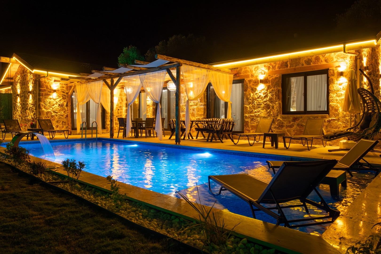 Fethiye İncirköy’de Çekirdek Aileler İçin Uygun, Özel Havuzlu, Otantik Tasarımlı Villa