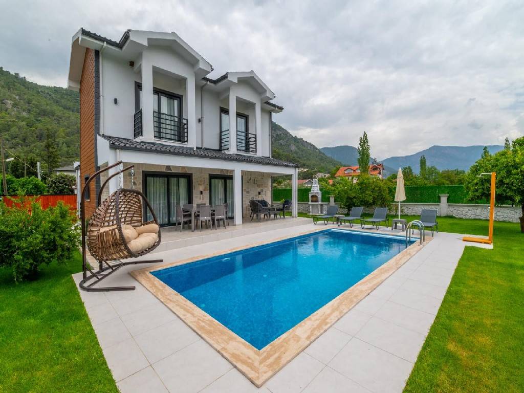 Fethiye İnlice'de Geniş Aileler İçin Uygun, Özel Havuzlu Modern Tasarımlı Villa
