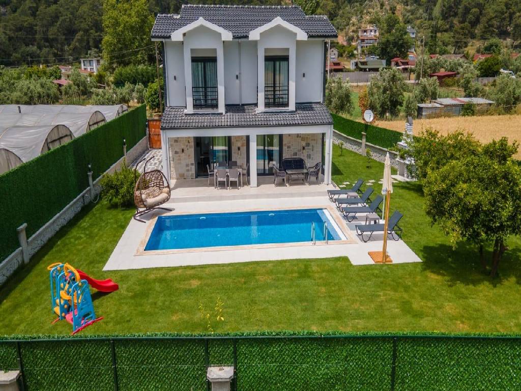 Fethiye İnlice'de Geniş Aileler İçin Uygun, Özel Havuzlu Modern Tasarımlı Villa