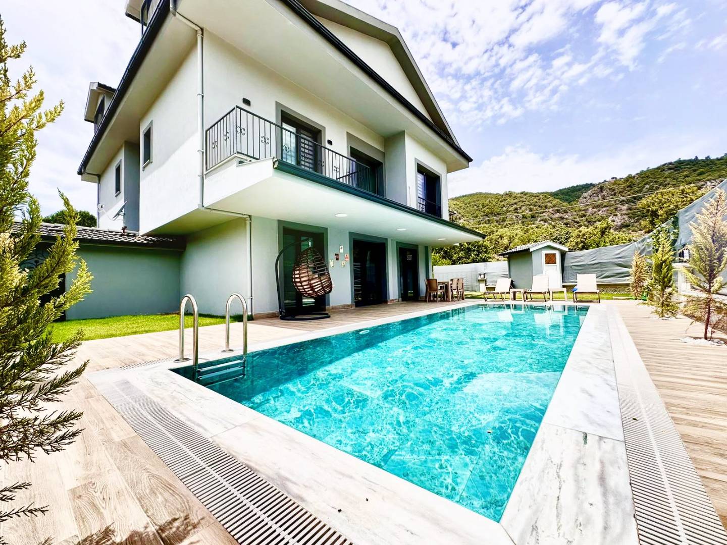 Fethiye İnlice'de Kalabalık Ailelere Uygun, Özel Havuzlu, 4+1 Villa