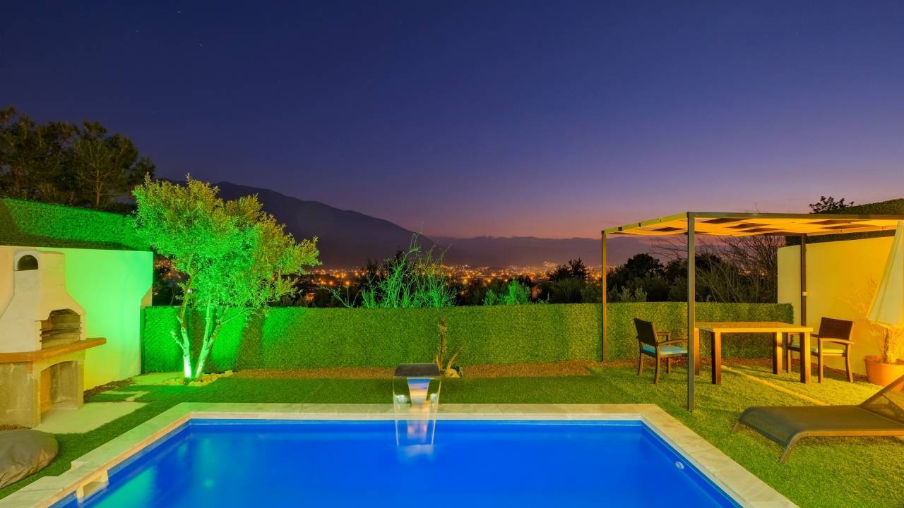 Fethiye Karaçulha'da Muhafazakar Özel Havuzlu, Balayı Konseptli, Kiralık Villa