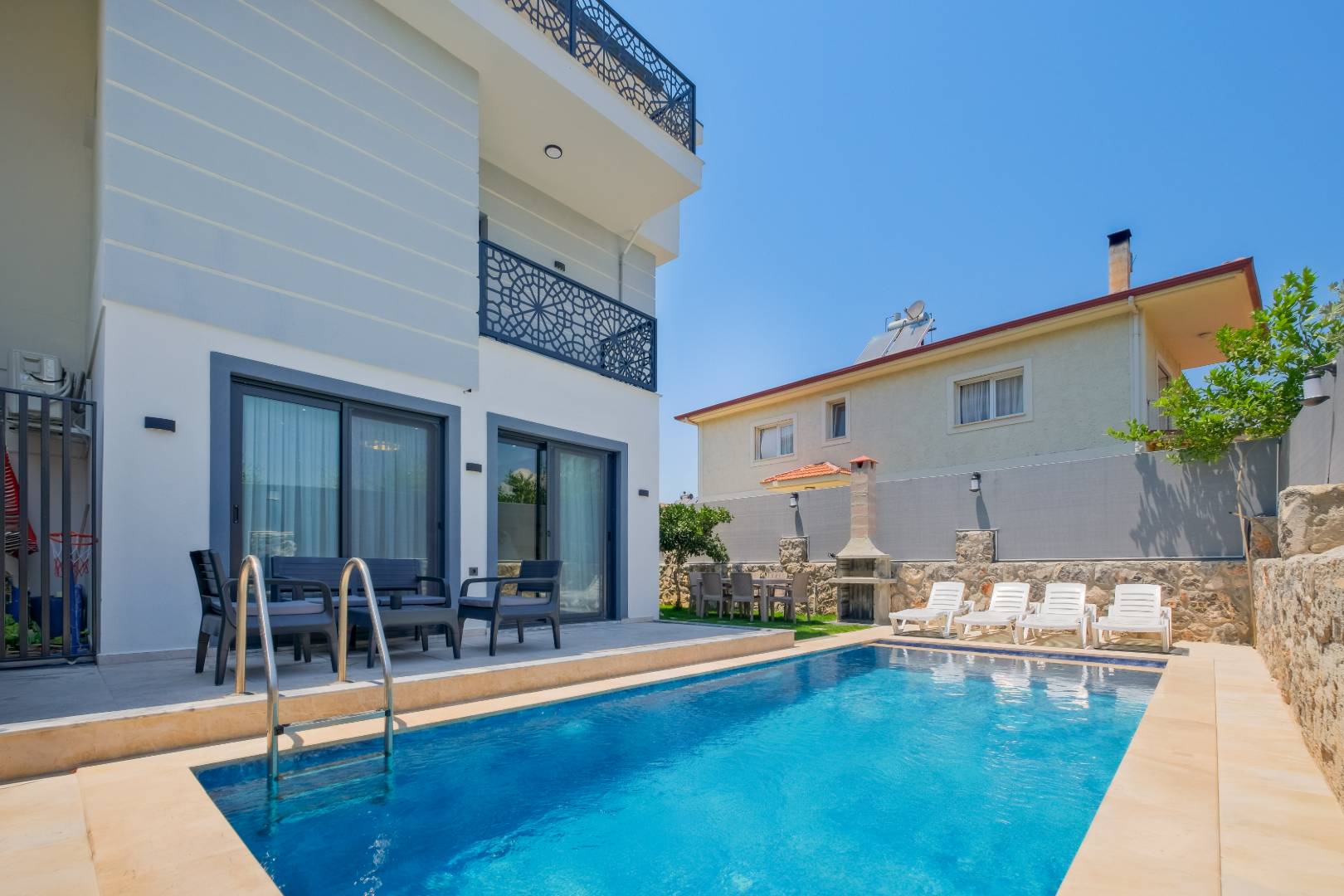 Fethiye Karaçulha'da Sakin Konumda, Özel Havuzlu, Geniş Villa