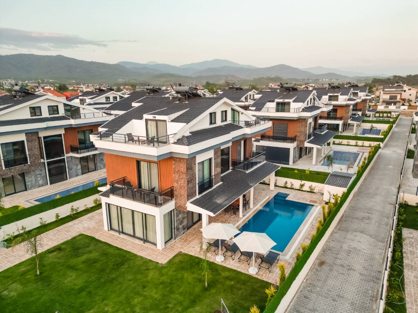 Fethiye Kargı'da Doğayla İç İçe, Bahçeli, Özel Havuzlu, Modern Villa