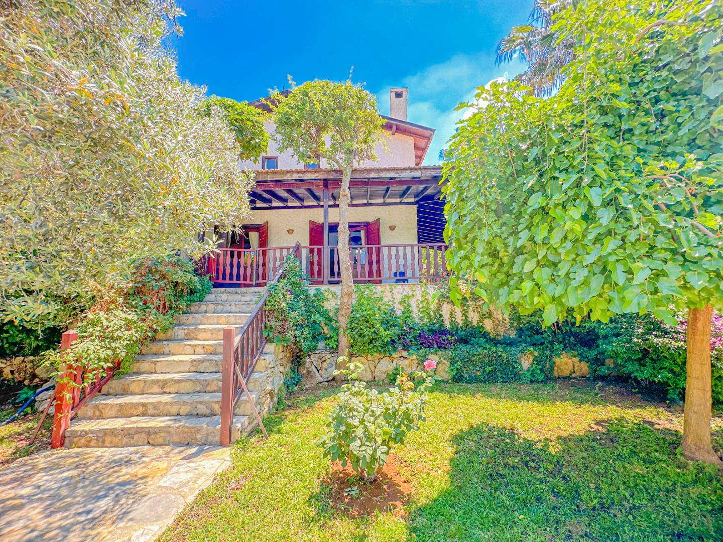 Fethiye Ölüdeniz'de Sakin Konumda, Özel Havuzlu, Modern Villa