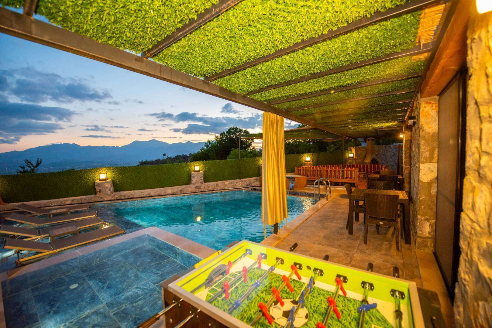 Muğla Seydikemer'de Bahçeli, Özel Havuzlu, Jakuzili ve Saunalı Villa-29302