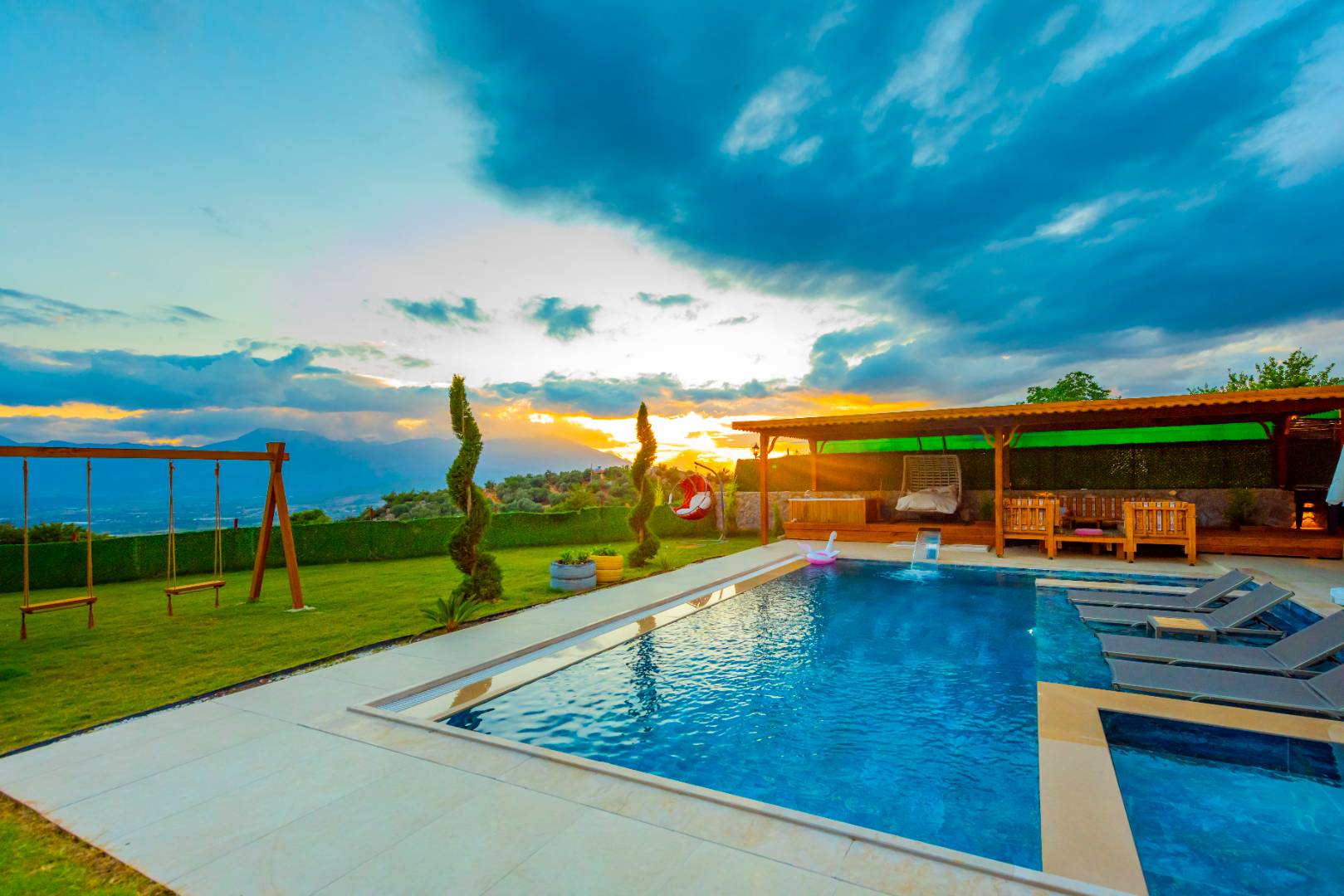 Fethiye Yakaköy'de Nezih Konumda, Isıtmalı Özel Havuzlu, Saunalı Villa-29285