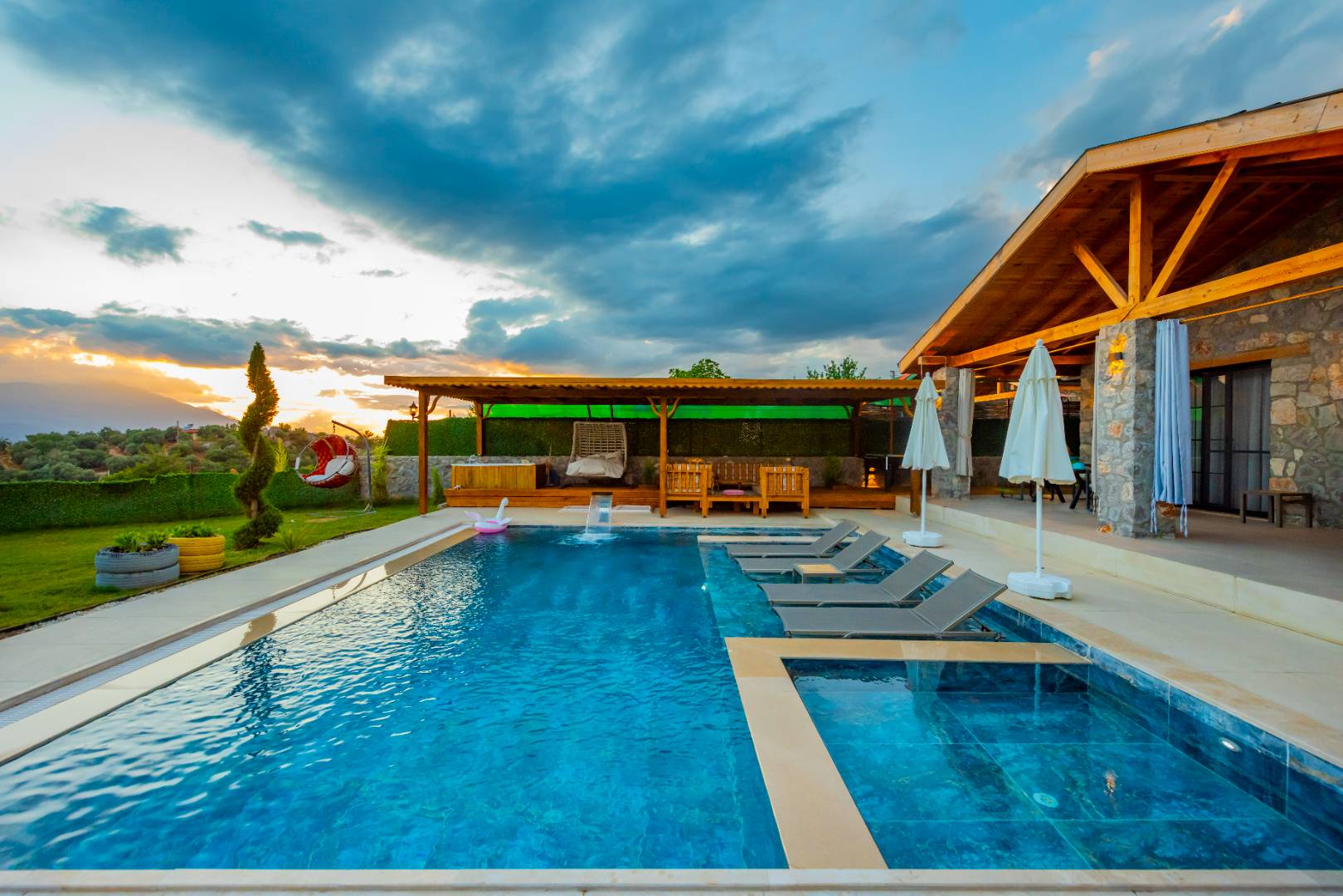 Fethiye Yakaköy'de Nezih Konumda, Özel Havuzlu, Saunalı, Şık Villa-29285