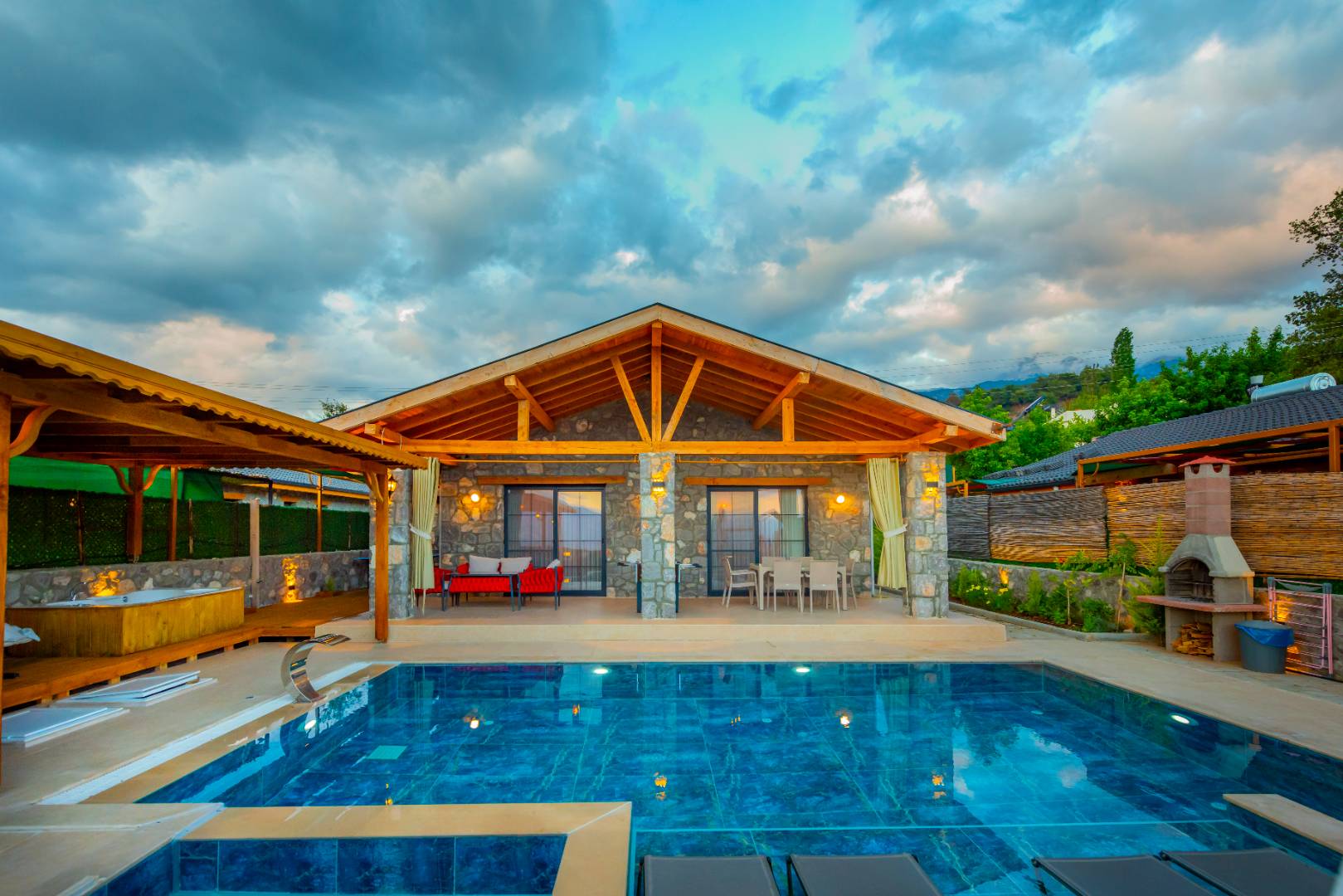 Fethiye Yakaköy'de Modern Tasarıma Sahip, Özel Havuzlu, Jakuzili Villa-29301