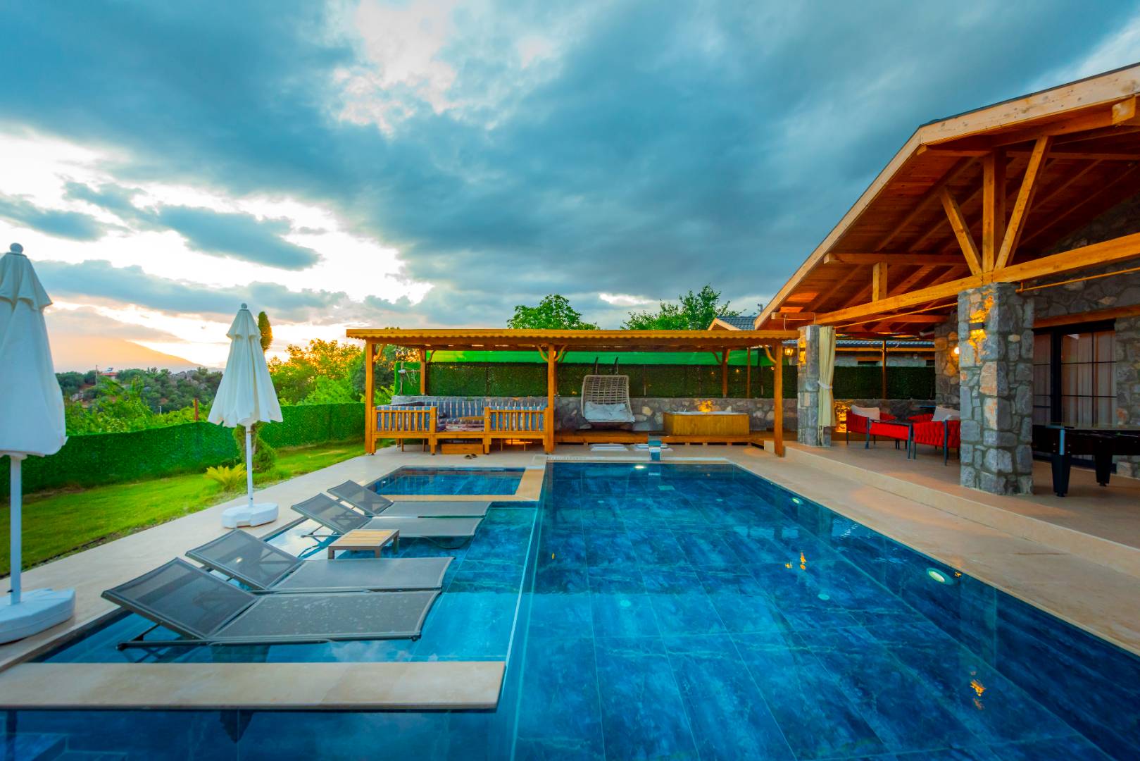 Fethiye Yakaköy'de Modern Tasarıma Sahip, Özel Havuzlu, Jakuzili Villa-29301