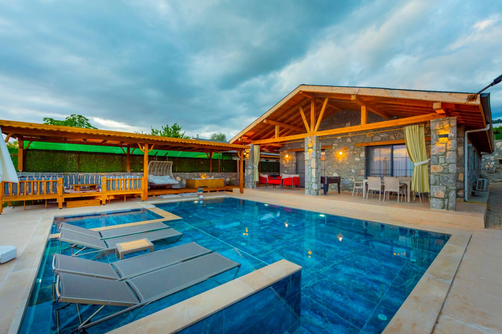 Fethiye Yakaköy'de Modern Tasarıma Sahip, Özel Havuzlu, Jakuzili Villa-29301