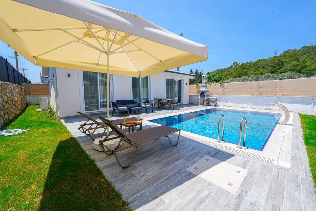 Fethiye Yanıklar'da Tesis İçerisinde, Kahvaltı Dahil, 2+1 Villa