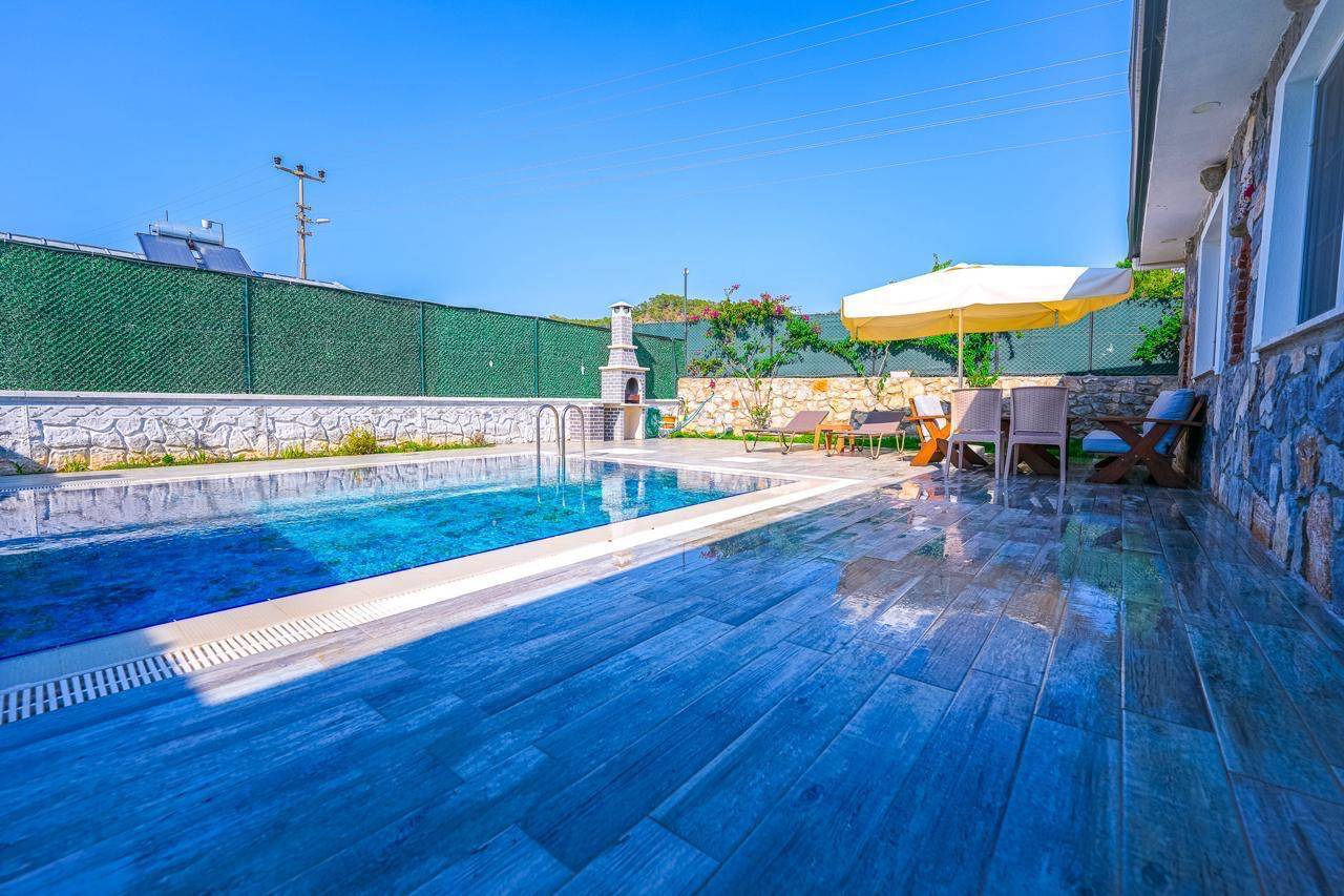Fethiye Yanıklar'da Geniş Ailelere Uygun, Özel Havuzlu, Modern Villa