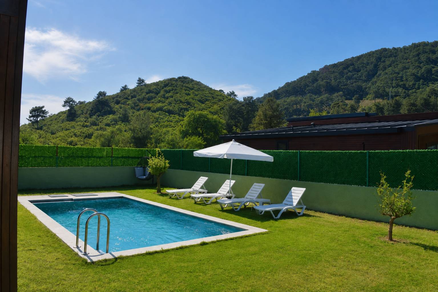 Fethiye Yeşilüzümlü'de Modern Tasarımlı,  Özel Havuzlu, Tatil Villası