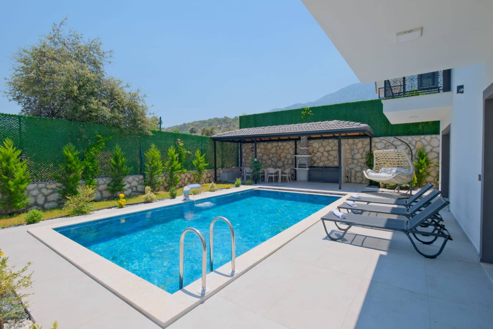Fethiye Esenköy'de Kalabalık Ailelere Uygun, Özel Havuzlu, Modern Tasarımlı Villa