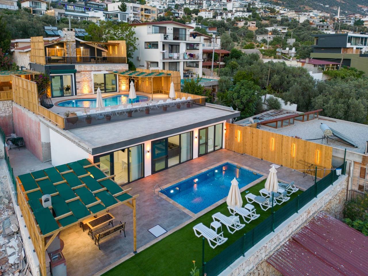 Kalkan Kördere'de Modern Tasarımlı, Özel Havuzlu, Konforlu Villa