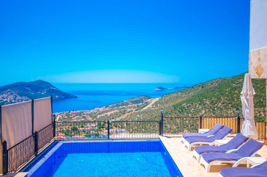 Kalkan Akbel'de Kalabalık Ailelere Uygun, Özel Havuzlu, Modern Villa