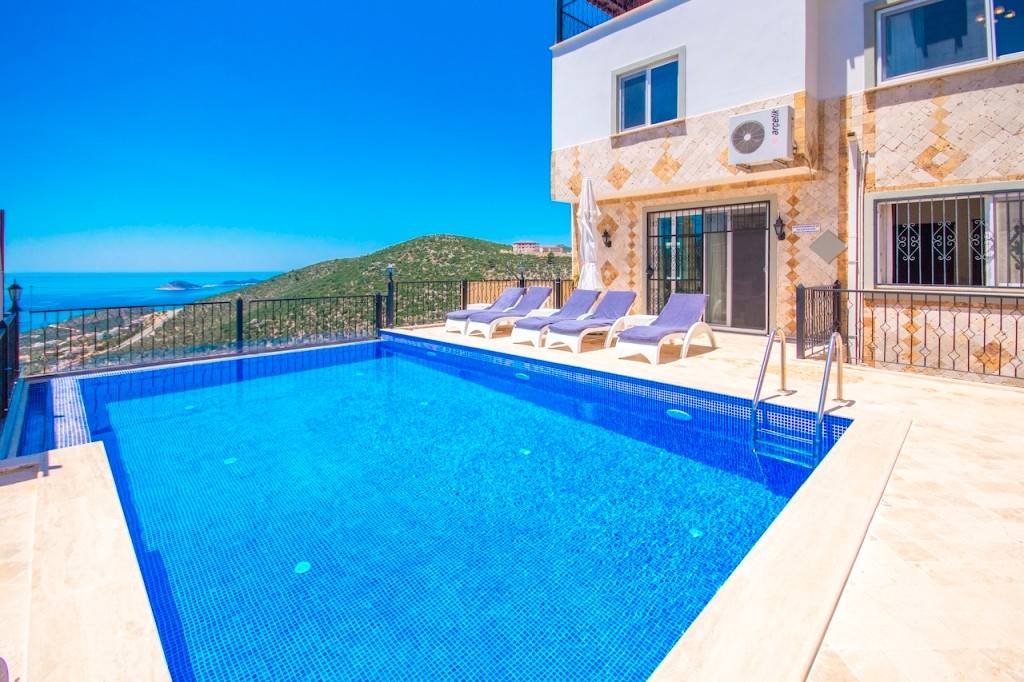 Kalkan Akbel'de Kalabalık Ailelere Uygun, Özel Havuzlu, Modern Villa