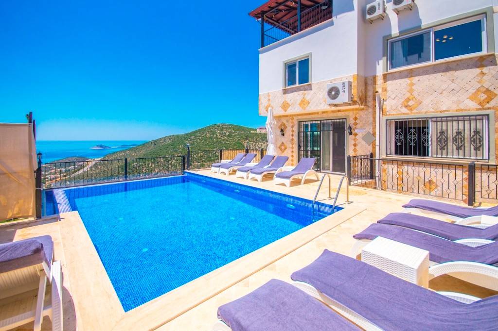 Kalkan Akbel'de Kalabalık Ailelere Uygun, Özel Havuzlu, Modern Villa