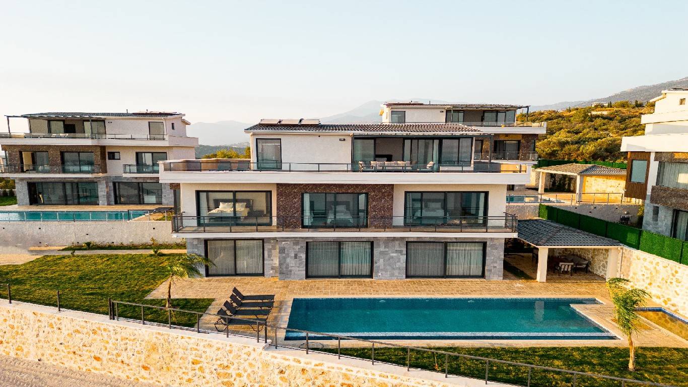 Kaş Kalkan'da Doğa ve Deniz Manzaralı, Özel Havuzlu, Modern Villa