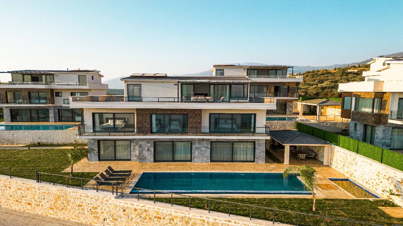 Kaş Kalkan'da Doğa ve Deniz Manzaralı, Özel Havuzlu, Modern Villa