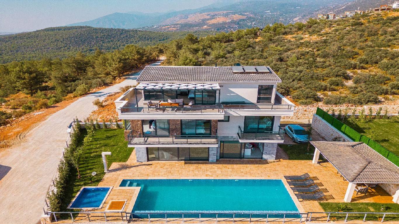 Kaş Kalkan'da Doğa ve Deniz Manzaralı, Özel Havuzlu, Modern Villa