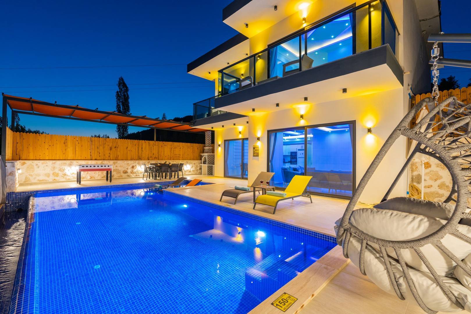 Kaş İslamlar'da Doğa Manzaralı, Özel Havuzlu, Jakuzili, Kiralık Villa