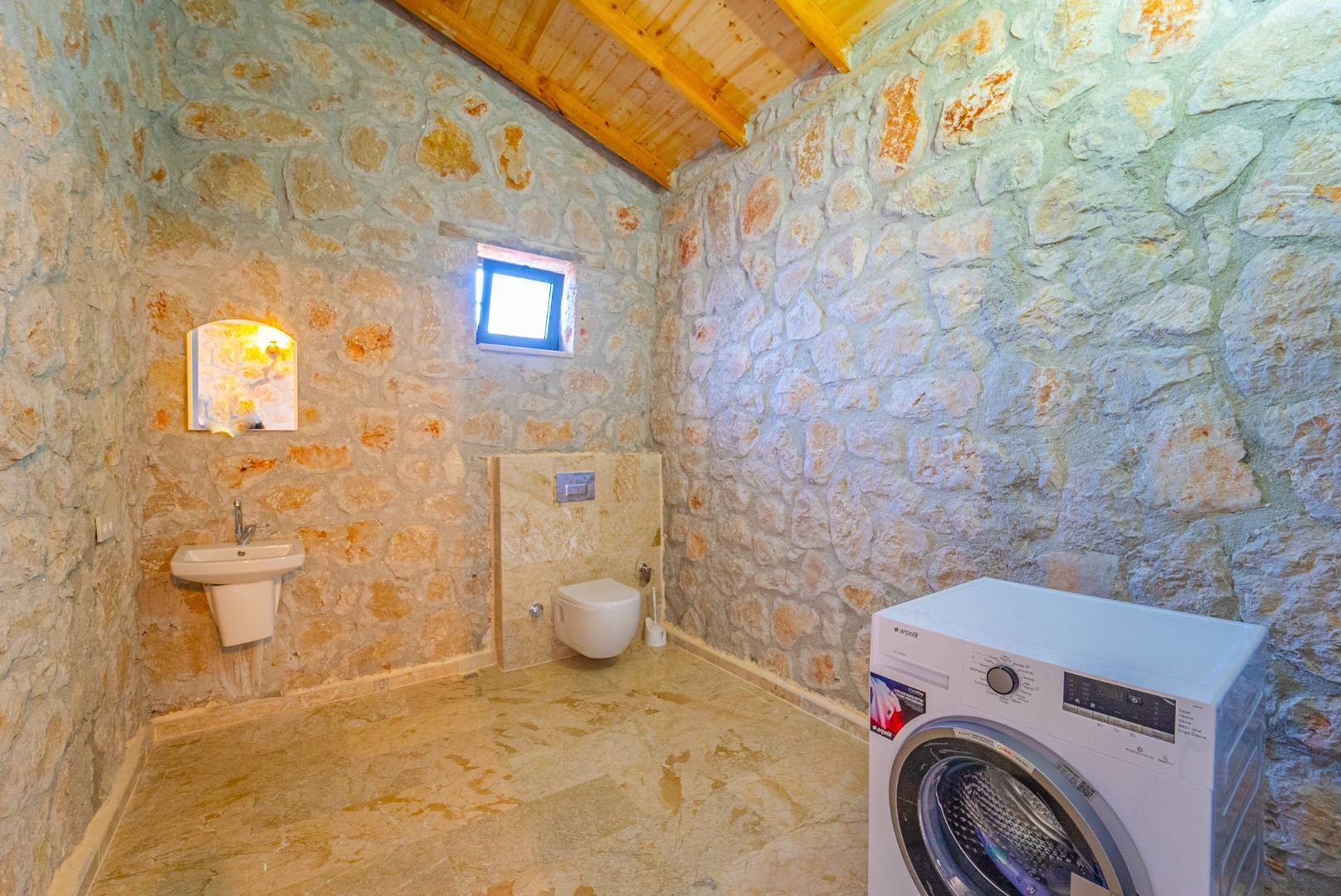 Kalkan Patara'da Korunaklı Havuzlu, Doğa Manzaralı, Balayı Villası 